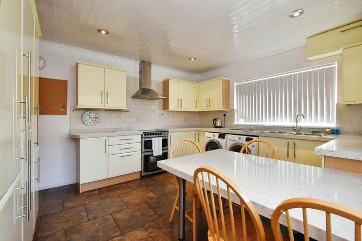 3 bedrooms house for sale in Neath Port Talbot, United Kingdom - Image 3