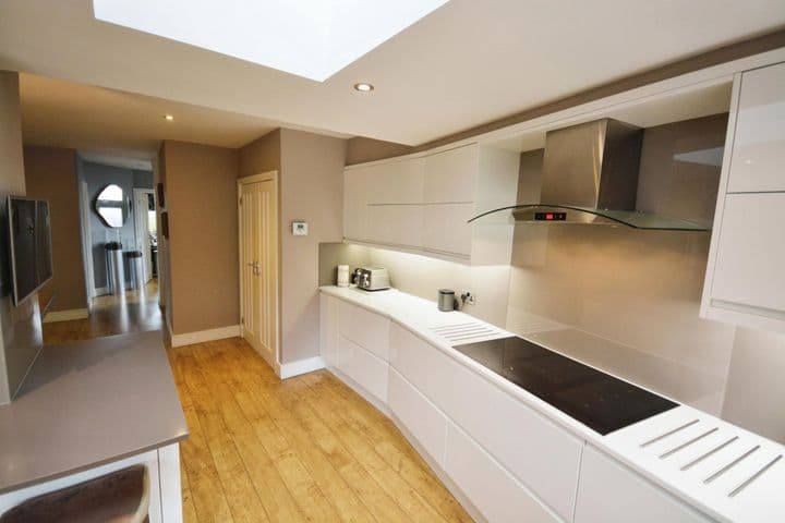 3 bedrooms house for sale in Waltham Abbey, United Kingdom - Image 11