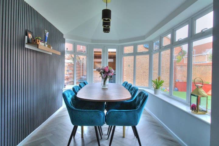 3 bedrooms house for sale in Basildon, United Kingdom - Image 5