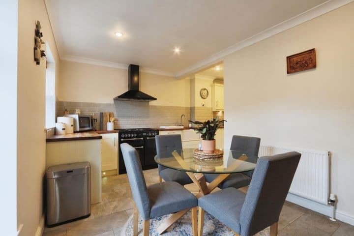 3 bedrooms house for sale in Wakefield, United Kingdom - Image 4