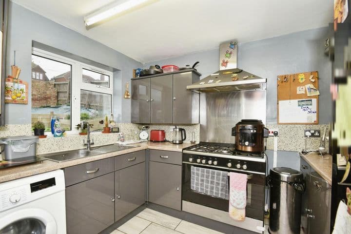 3 bedrooms house for sale in Sheerness, United Kingdom - Image 3