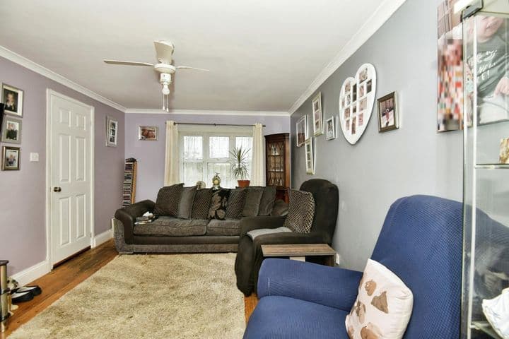 3 bedrooms house for sale in Sheerness, United Kingdom - Image 2