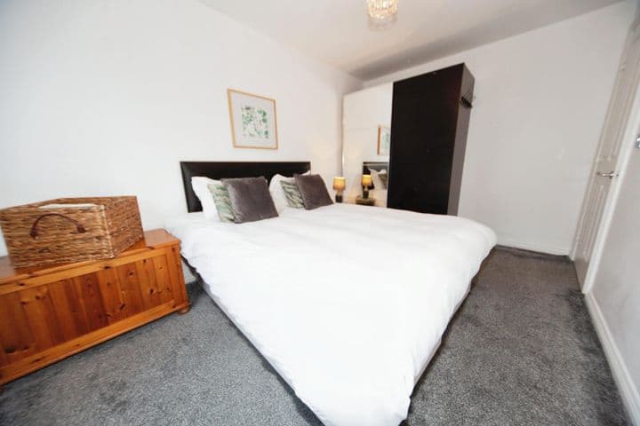 2 bedrooms apartment for sale in Warwick, United Kingdom - Image 11