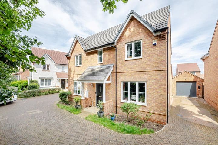 4 bedrooms house for sale in Stansted Mountfitchet, United Kingdom - Image 2