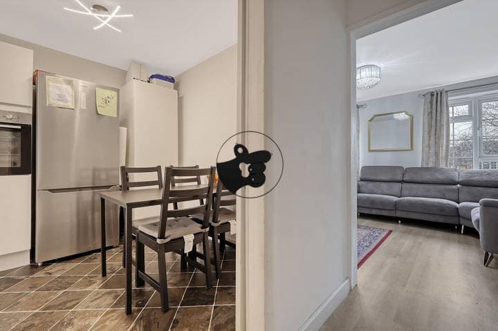 3 bedrooms house for sale in Brentwood, United Kingdom - Image 10