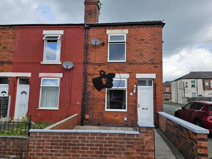 2 bedrooms house for sale in Manchester, United Kingdom - Image 2