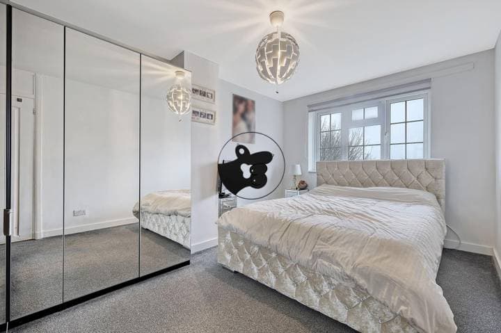 3 bedrooms house for sale in Brentwood, United Kingdom - Image 12