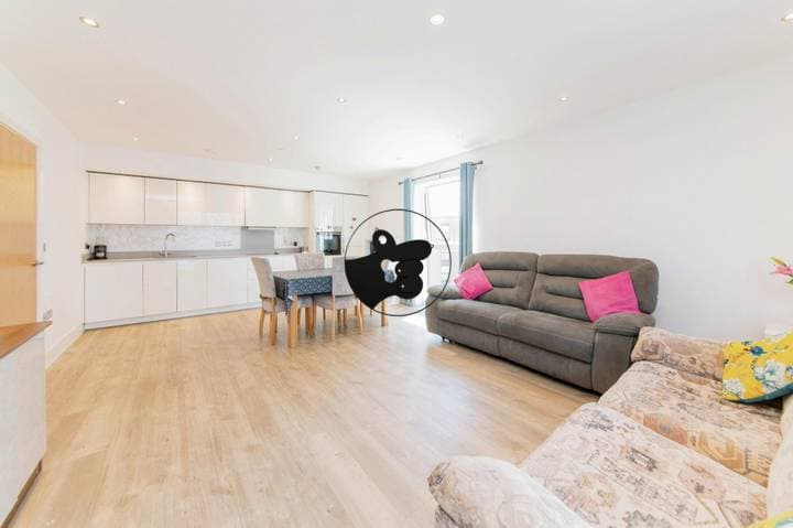 2 bedrooms apartment for sale in Harrow, United Kingdom - Image 4