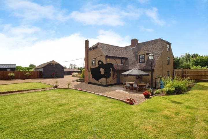 5 bedrooms house for sale in Stanford-Le-Hope, United Kingdom - Image 3