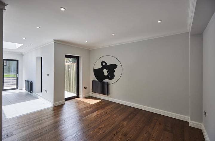 3 bedrooms house for sale in London, United Kingdom - Image 15