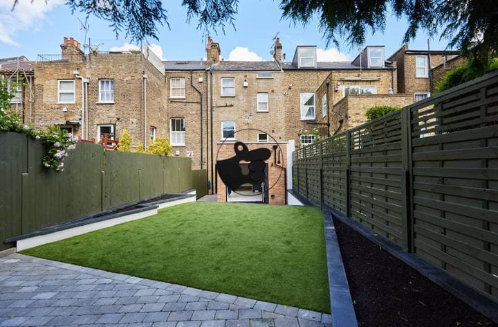 3 bedrooms house for sale in London, United Kingdom - Image 7