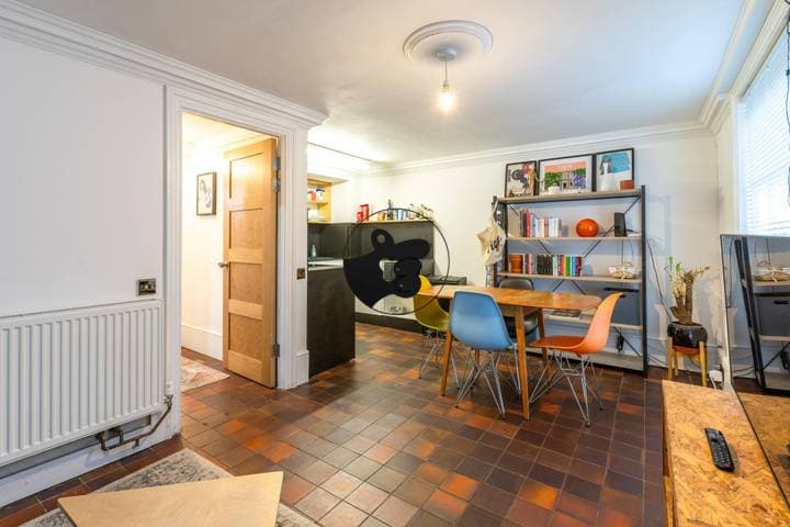 2 bedrooms apartment for sale in London, United Kingdom - Image 3