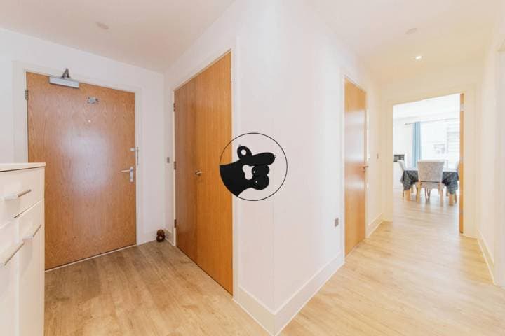 2 bedrooms apartment for sale in Harrow, United Kingdom - Image 2