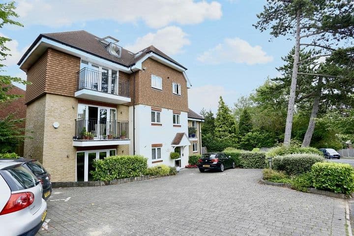 1 bedroom house for sale in Beckenham, United Kingdom - Image 2