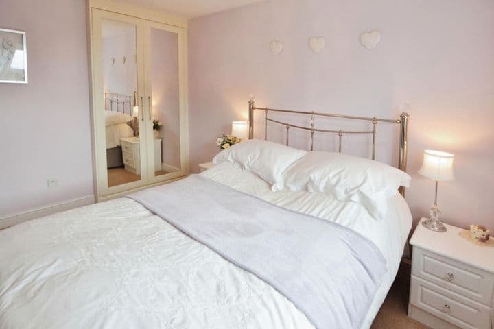 3 bedrooms house for sale in Sutton-In-Ashfield, United Kingdom - Image 11