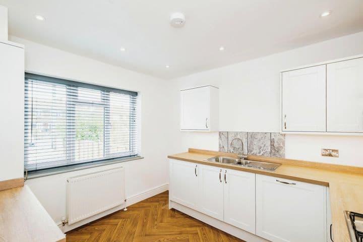 3 bedrooms house for sale in Worthing, United Kingdom - Image 9