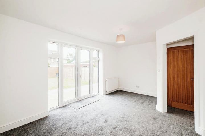 3 bedrooms house for sale in Worthing, United Kingdom - Image 5