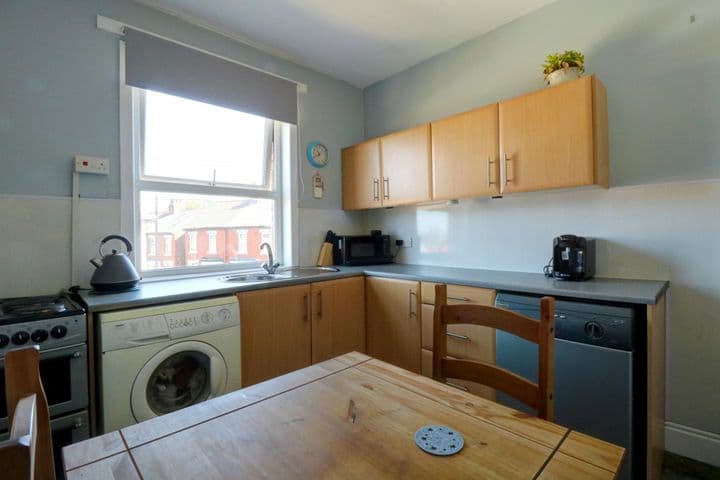 1 bedroom apartment for sale in Blackpool, United Kingdom - Image 7