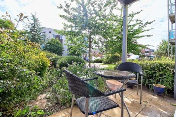 2 bedrooms apartment for sale in Basingstoke, United Kingdom - Image 11