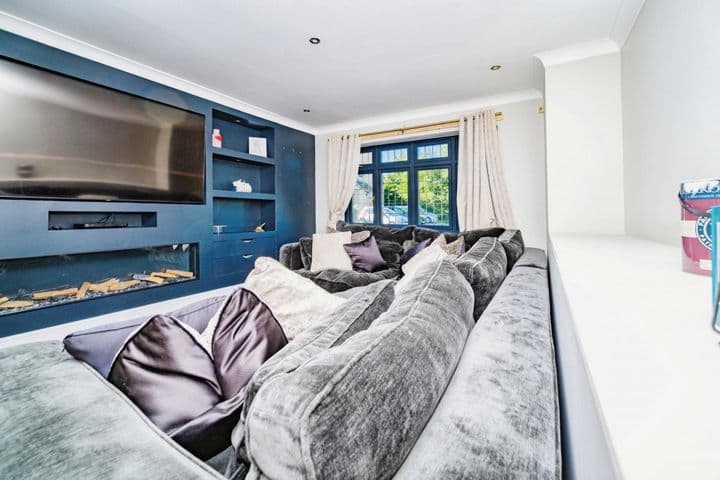 4 bedrooms house for sale in Luton, United Kingdom - Image 5