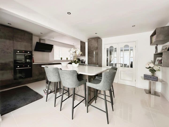 3 bedrooms house for sale in Leeds, United Kingdom - Image 3