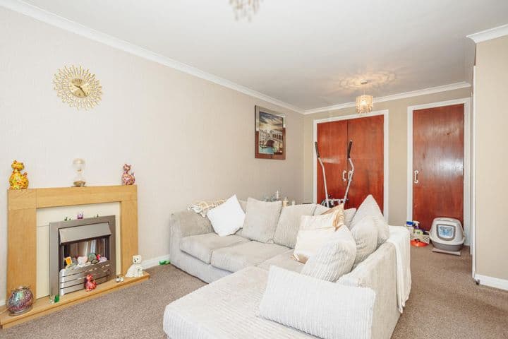 1 bedroom apartment for sale in Dumfries and Galloway, United Kingdom - Image 10