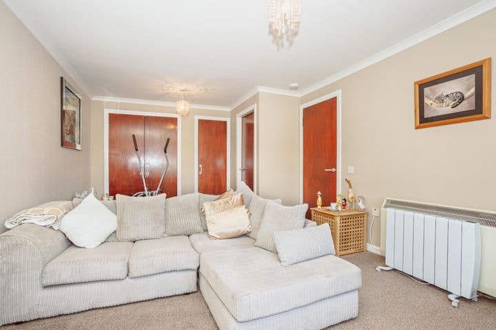 1 bedroom apartment for sale in Dumfries and Galloway, United Kingdom - Image 8