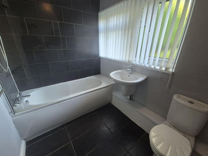 1 bedroom apartment for sale in Oldbury, United Kingdom - Image 7