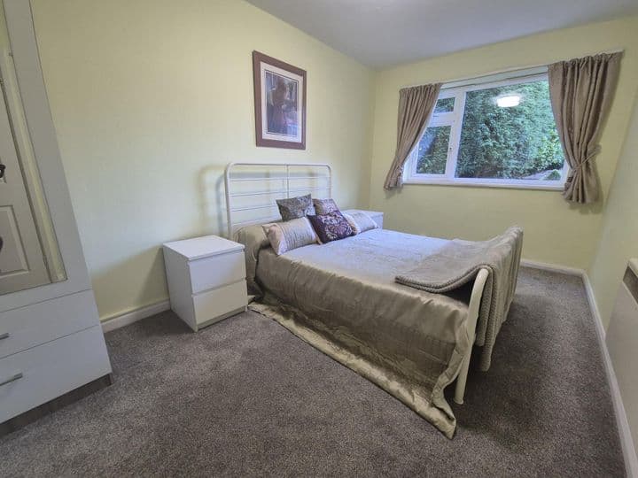 1 bedroom apartment for sale in Oldbury, United Kingdom - Image 4