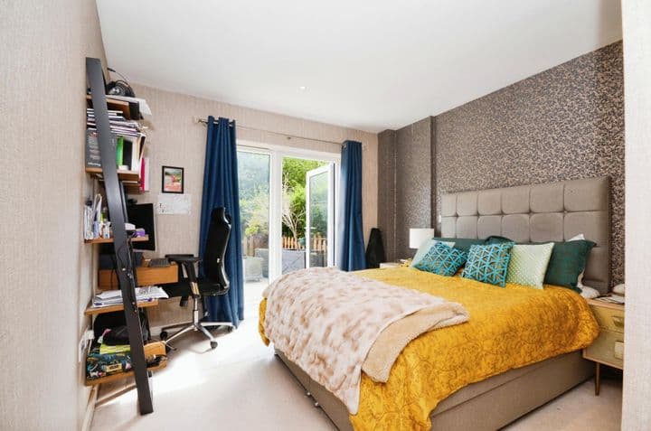 2 bedrooms apartment for sale in Stanmore, United Kingdom - Image 7