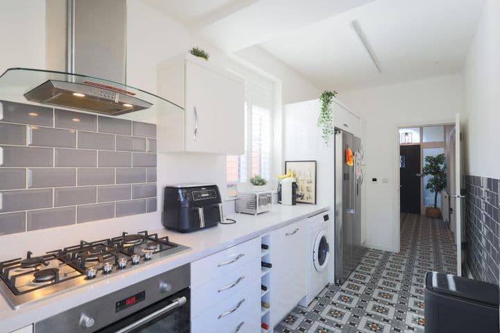 3 bedrooms house for sale in Manchester, United Kingdom - Image 7