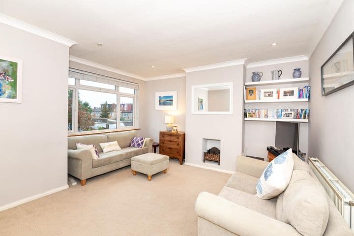 2 bedrooms apartment for sale in London, United Kingdom - Image 2