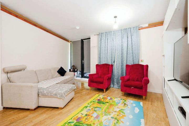 1 bedroom apartment for sale in London, United Kingdom - Image 9