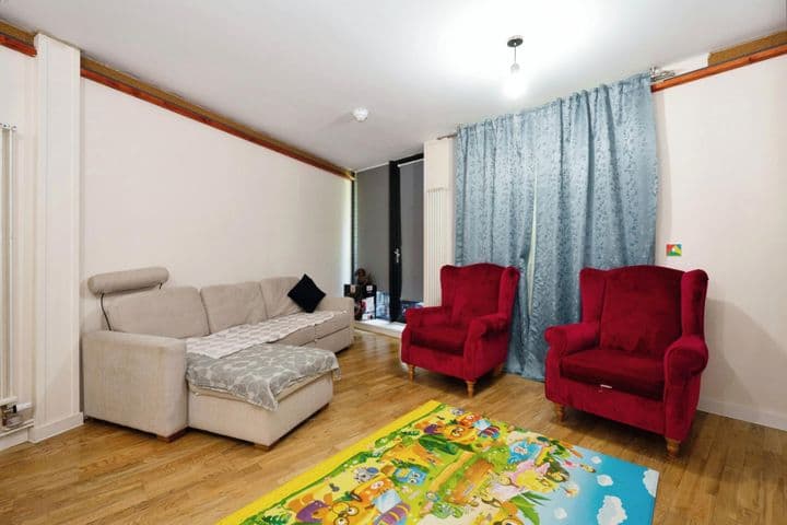 1 bedroom apartment for sale in London, United Kingdom - Image 6