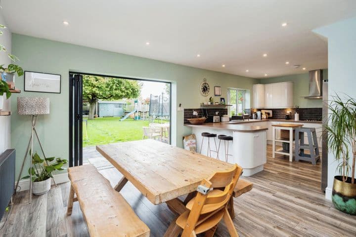 5 bedrooms house for sale in Tonbridge, United Kingdom - Image 2