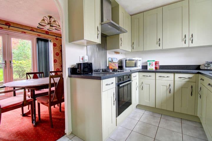 3 bedrooms house for sale in Cannock, United Kingdom - Image 5