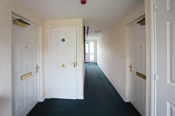 2 bedrooms apartment for sale in Willenhall, United Kingdom - Image 9