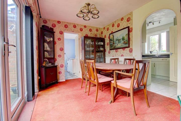 3 bedrooms house for sale in Cannock, United Kingdom - Image 6