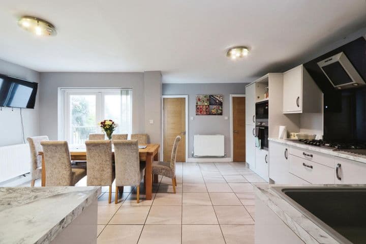 4 bedrooms house for sale in Rotherham, United Kingdom - Image 2