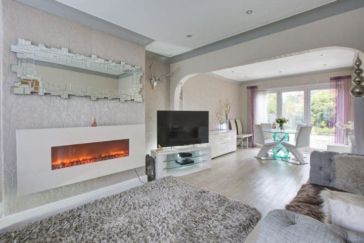 3 bedrooms house for sale in Manchester, United Kingdom - Image 2