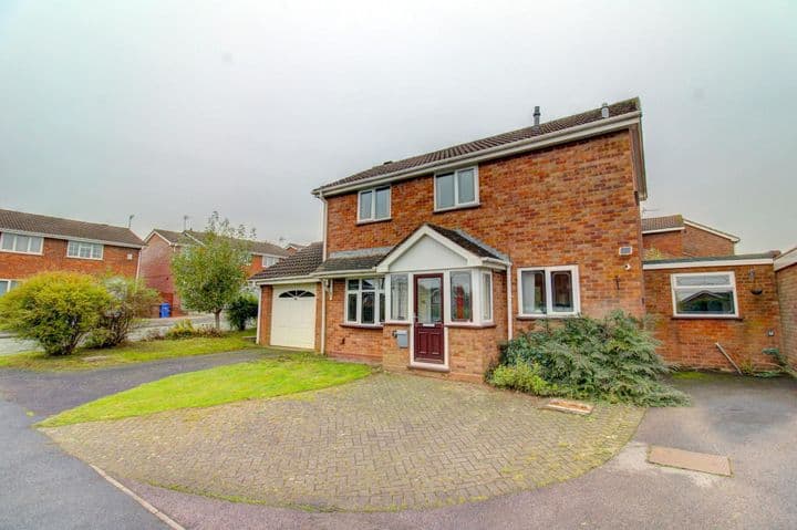 3 bedrooms house for sale in Cannock, United Kingdom - Image 2