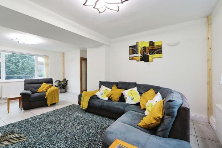 4 bedrooms house for sale in Rotherham, United Kingdom - Image 8