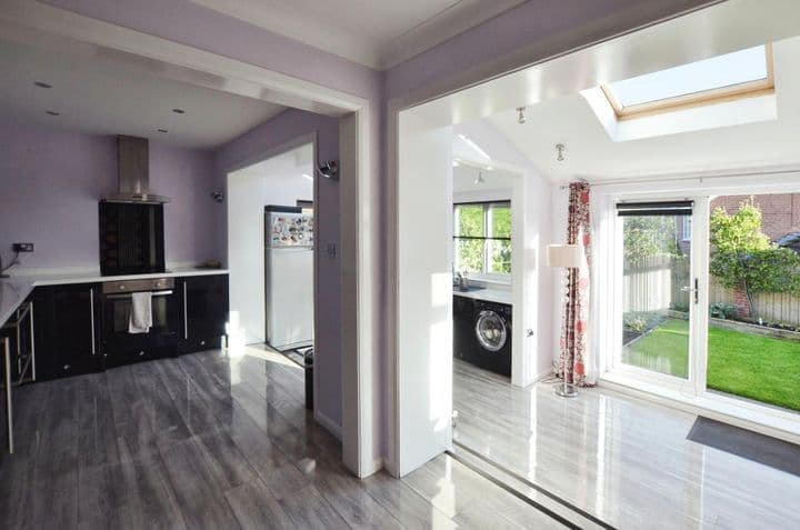 3 bedrooms house for sale in Sheffield, United Kingdom - Image 3