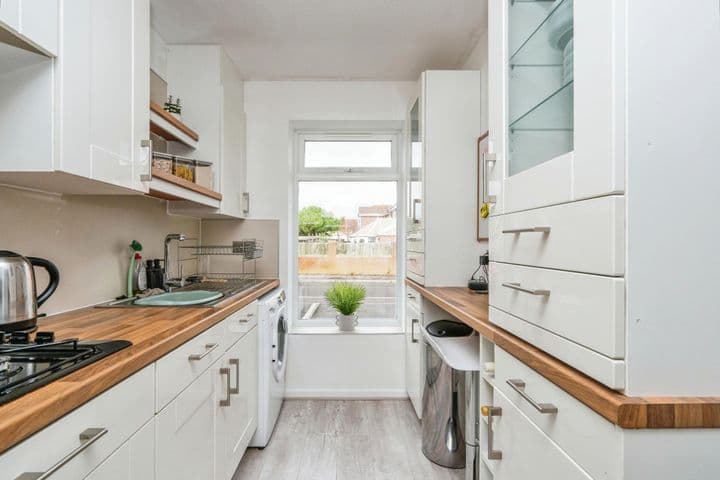 2 bedrooms house for sale in Gosport, United Kingdom - Image 3