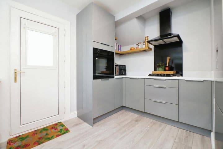 2 bedrooms house for sale in Glasgow, United Kingdom - Image 6