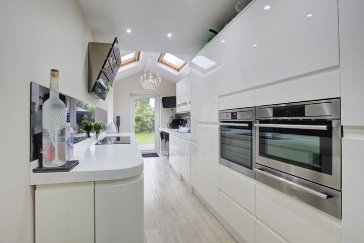 3 bedrooms house for sale in Manchester, United Kingdom - Image 3