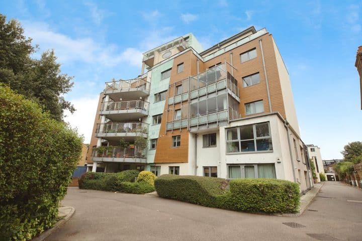 1 bedroom apartment for sale in London, United Kingdom