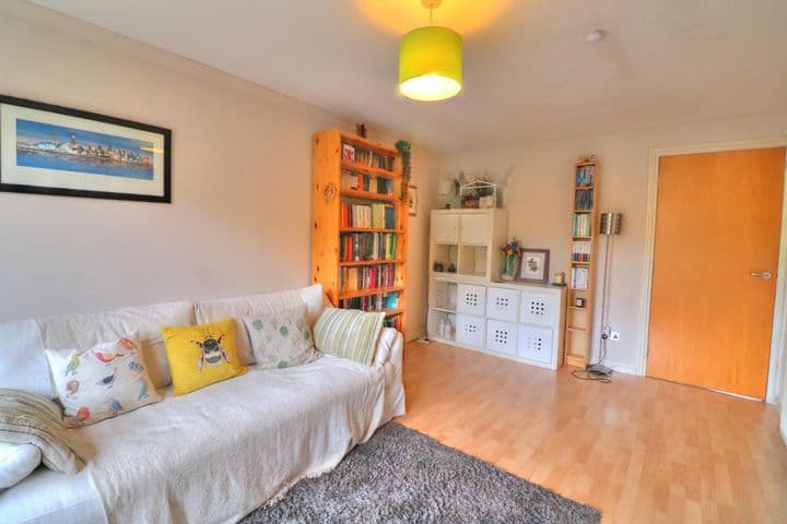 2 bedrooms apartment for sale in Glasgow, United Kingdom - Image 7