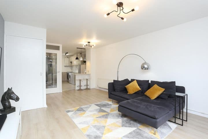 2 bedrooms house for sale in London, United Kingdom - Image 4