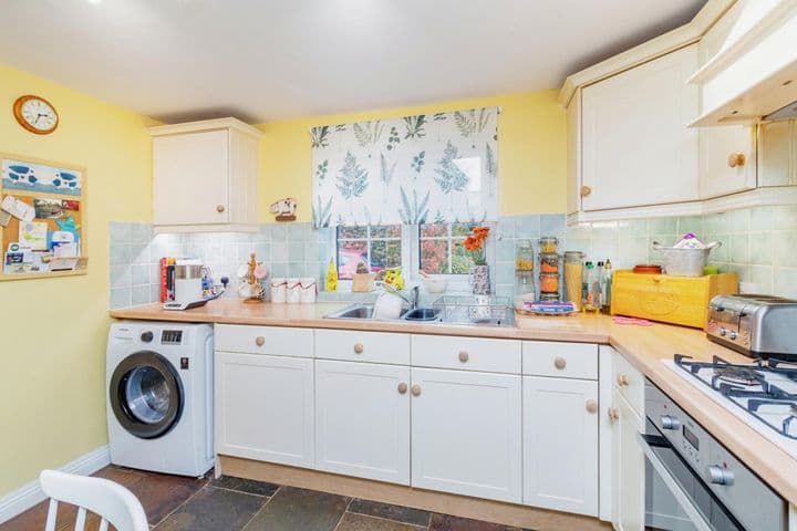 3 bedrooms house for sale in Wingerworth, United Kingdom - Image 2